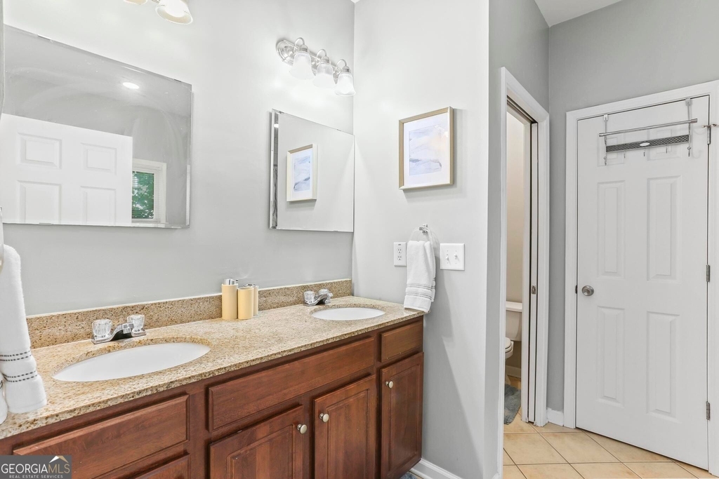 687 Windsor Street Sw - Photo 21