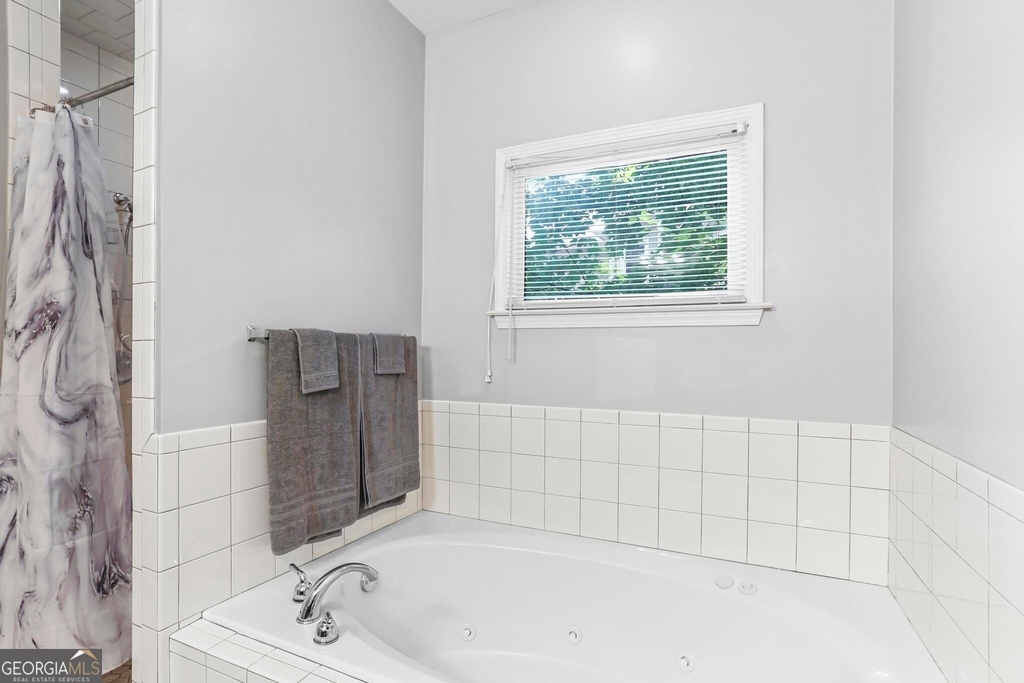 687 Windsor Street Sw - Photo 22