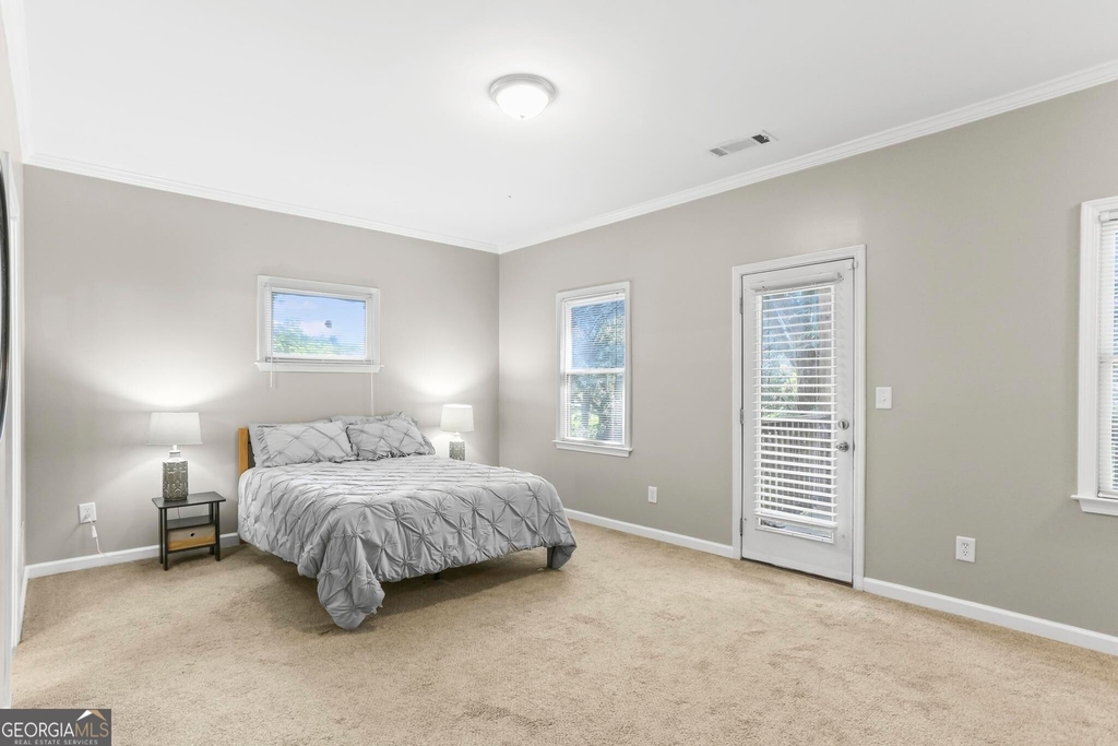 687 Windsor Street Sw - Photo 17
