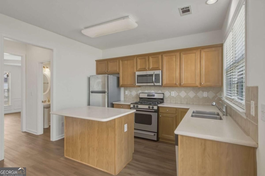 3525 Moor Point - Photo 11