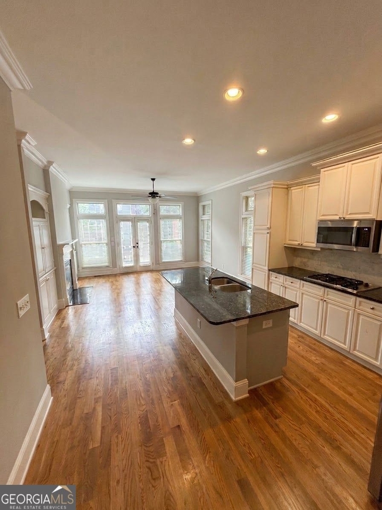 1602 Chatterton Court Ne - Photo 8