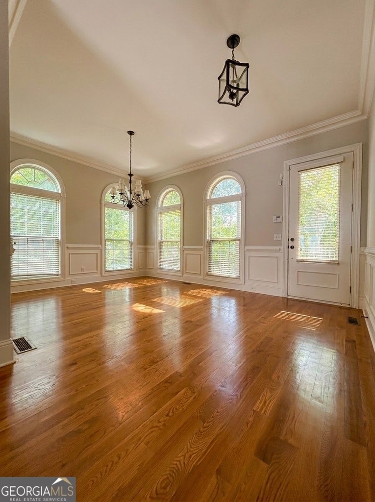 1602 Chatterton Court Ne - Photo 5