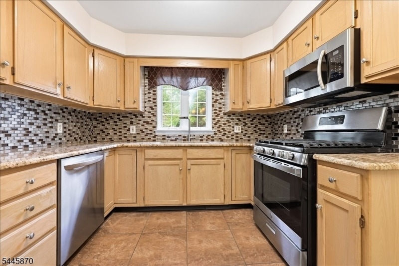 73 Castleton Rd - Photo 12