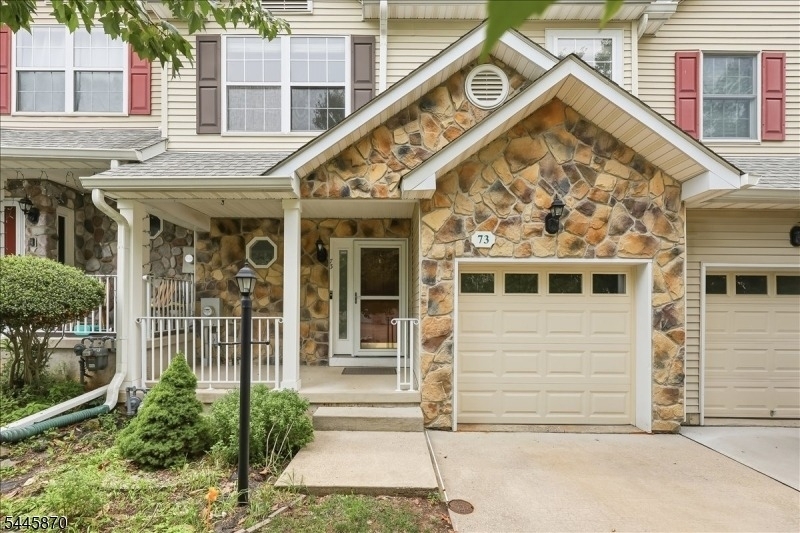 73 Castleton Rd - Photo 0