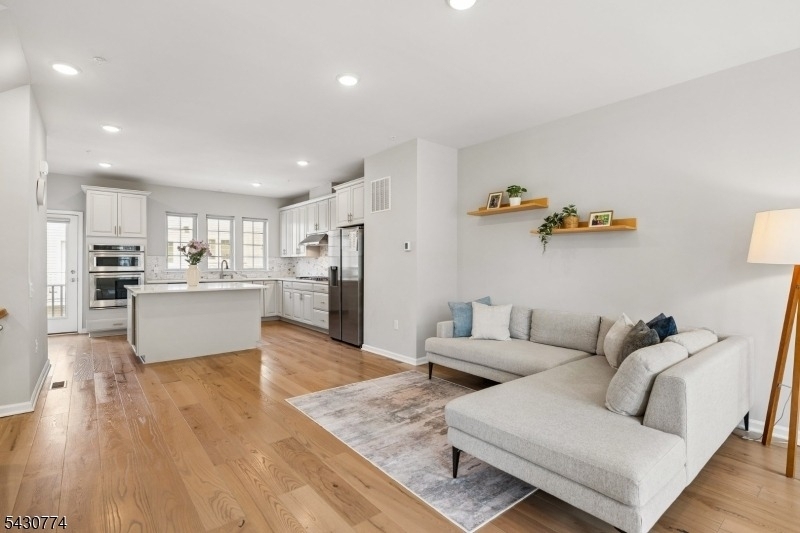10 Cortland Ct - Photo 4