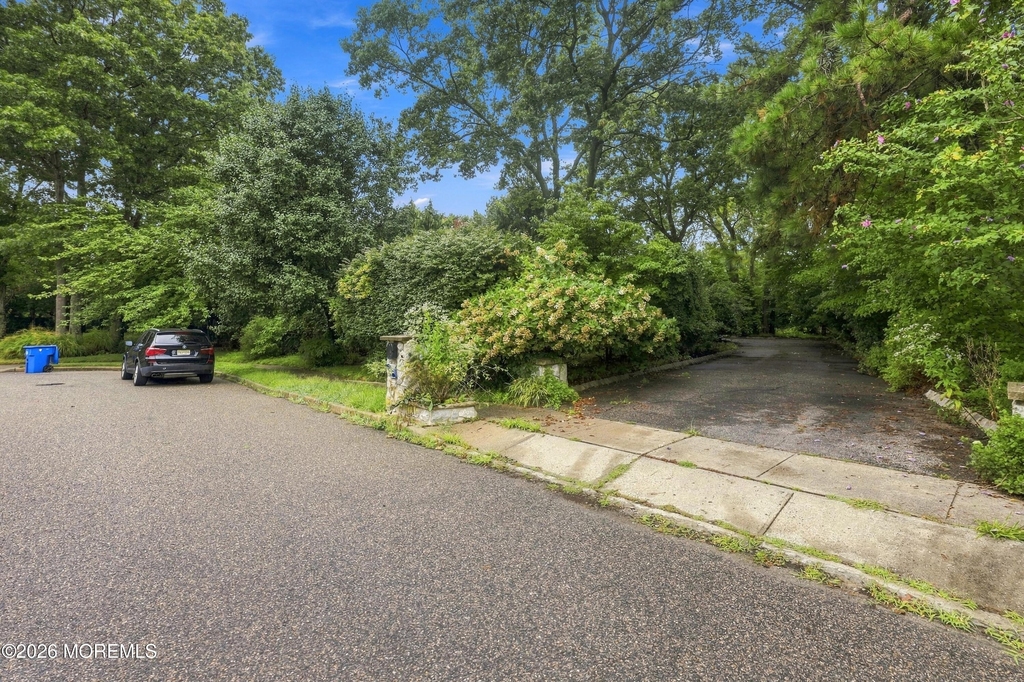1180 Cynthia Lane - Photo 37