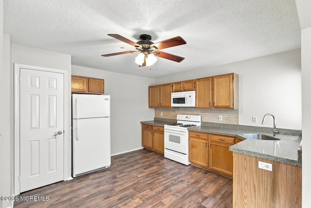 1309 Arthur Street - Photo 5