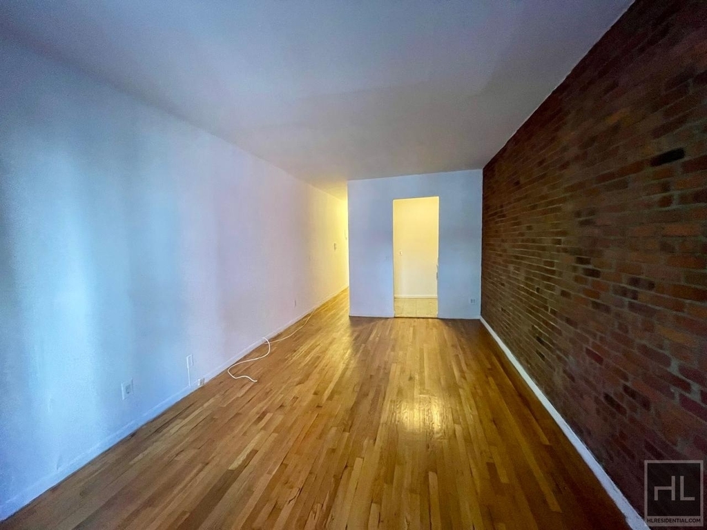 East 80th Street - Photo 1