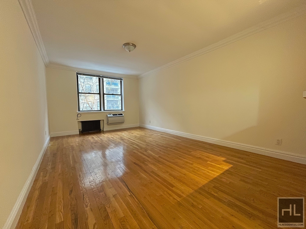 East 80 Street - Photo 0