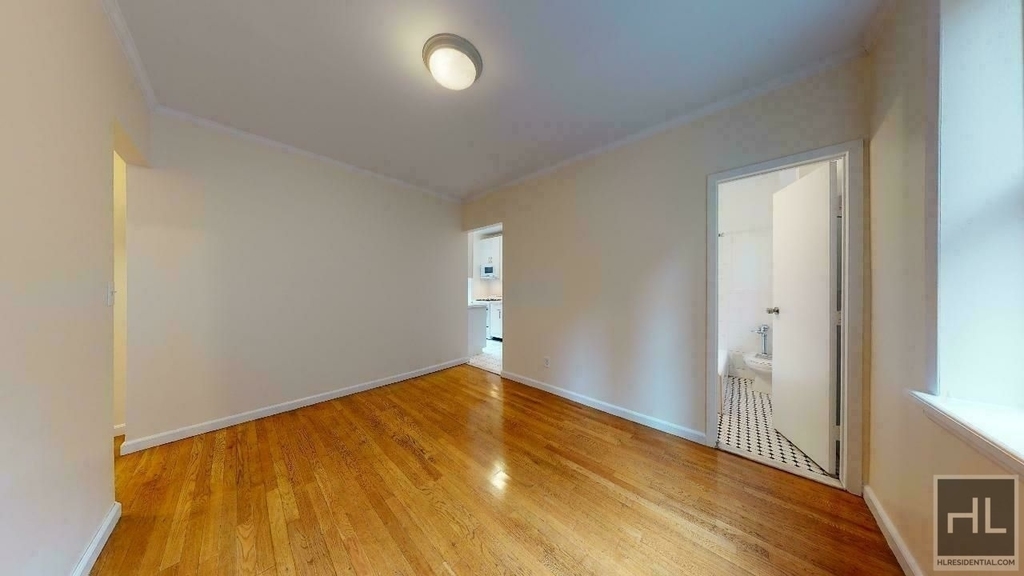 West 45 Street - Photo 0
