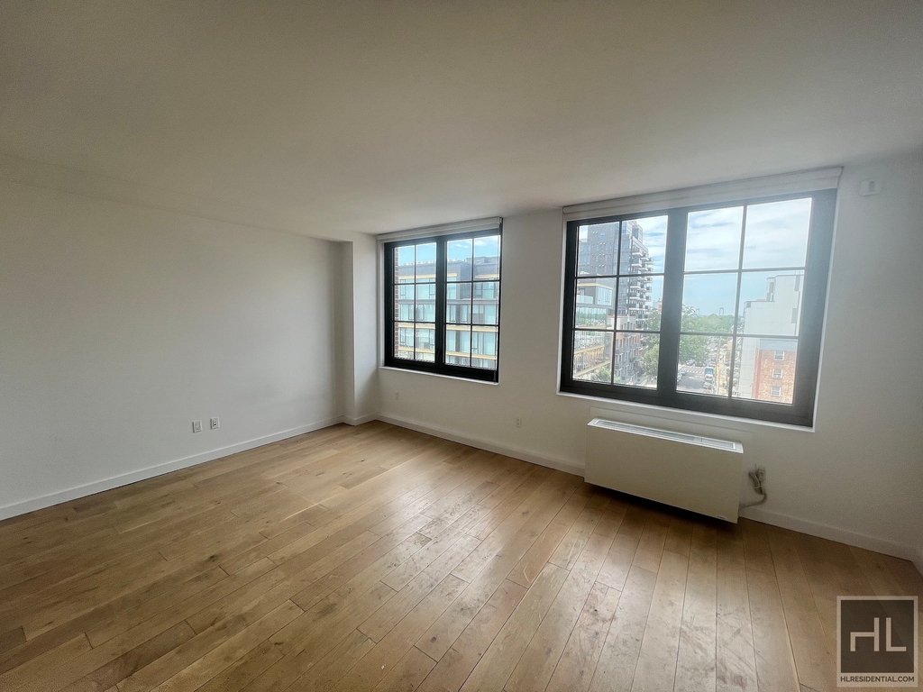 Northern Boulevard - Photo 1