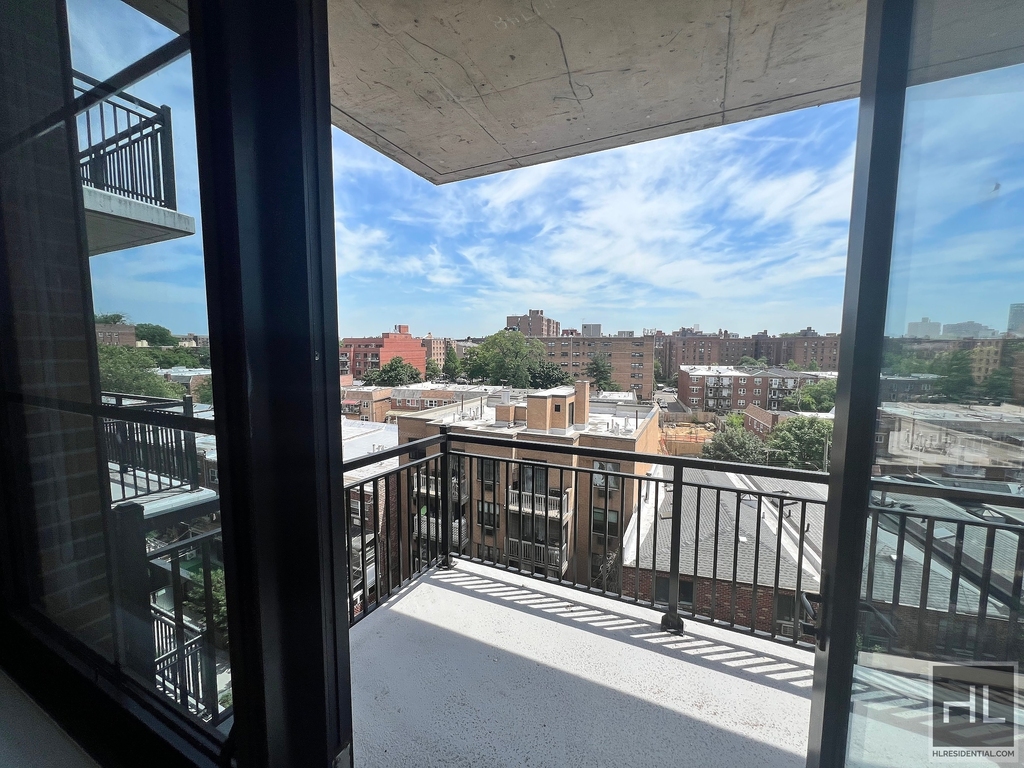 Northern Boulevard - Photo 5