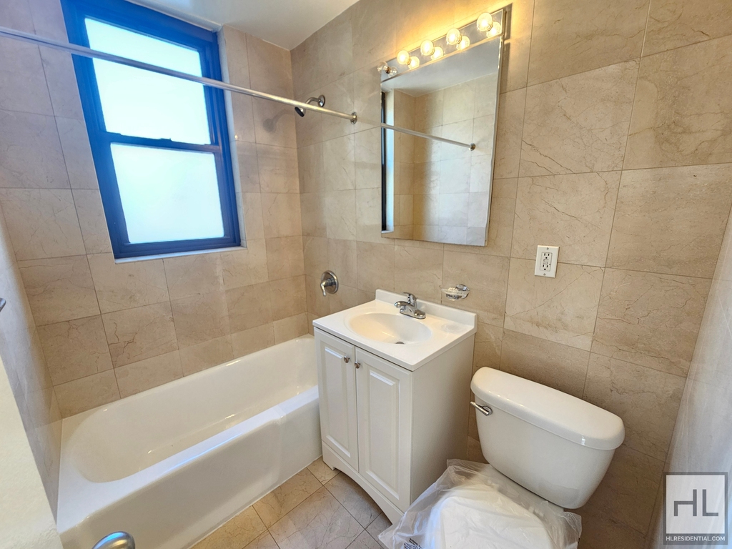 East 49 Street - Photo 5