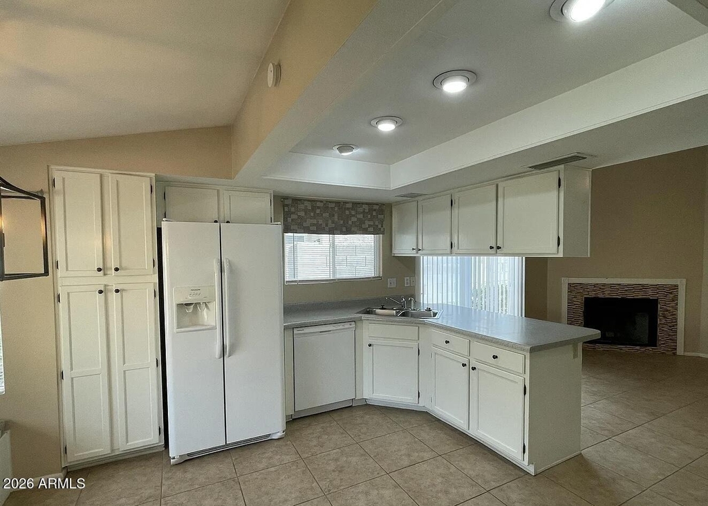 6233 E Carolina Drive - Photo 8