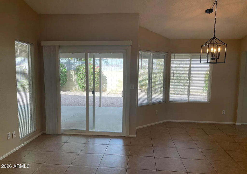 6233 E Carolina Drive - Photo 4