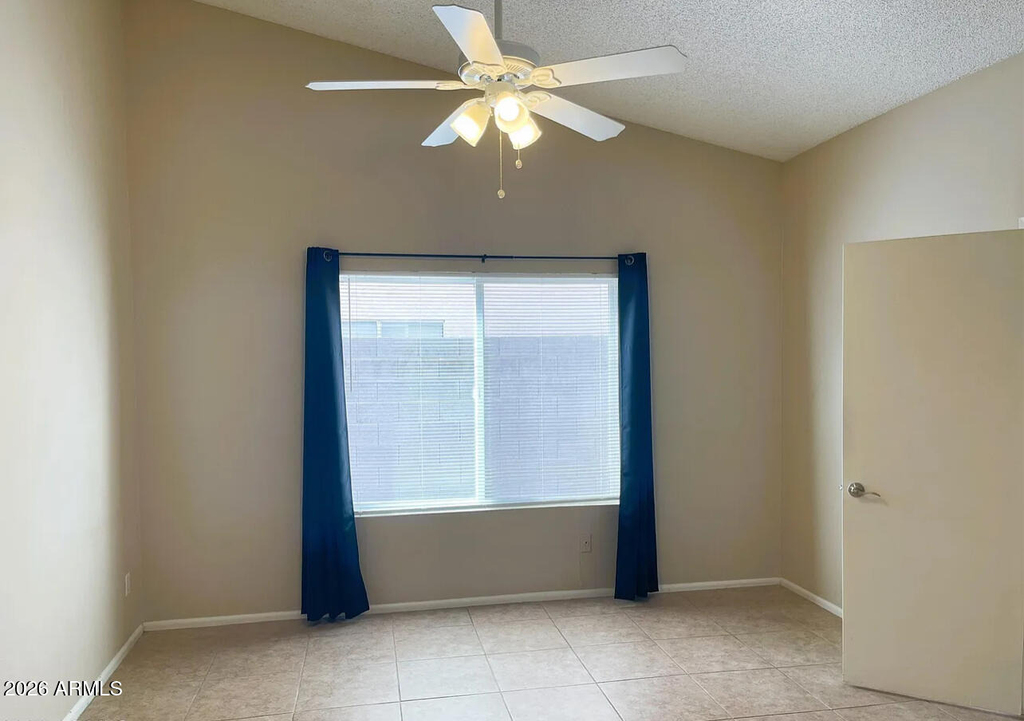 6233 E Carolina Drive - Photo 3