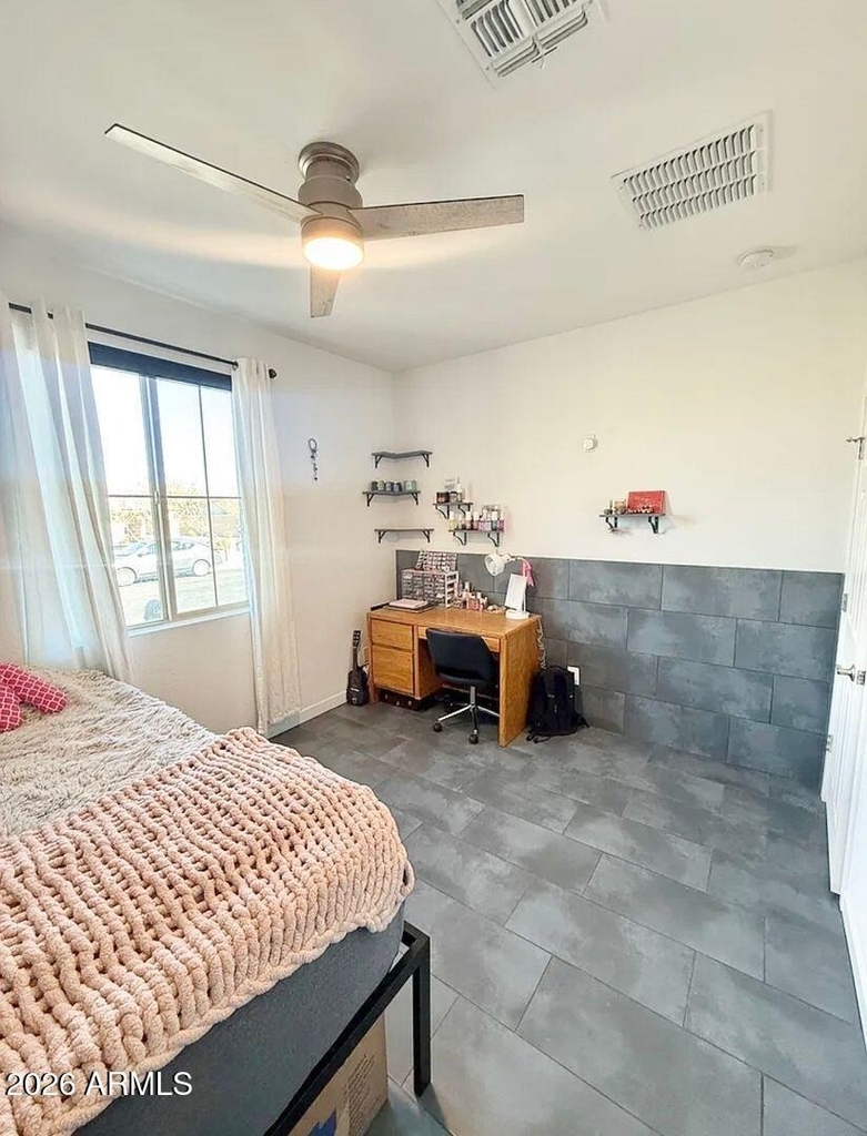 17859 W Indigo Brush Road - Photo 15