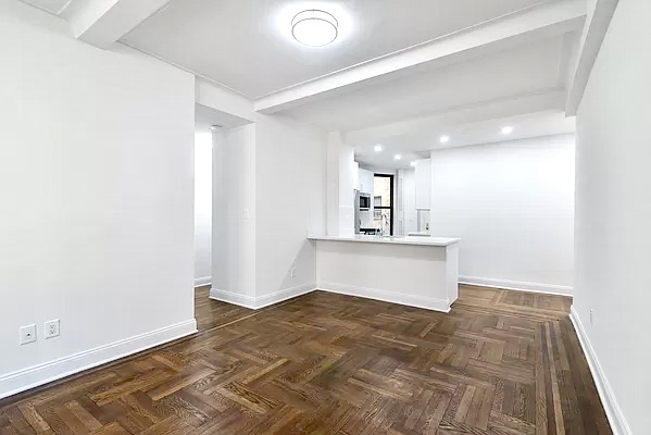 West 68 Street - Photo 1
