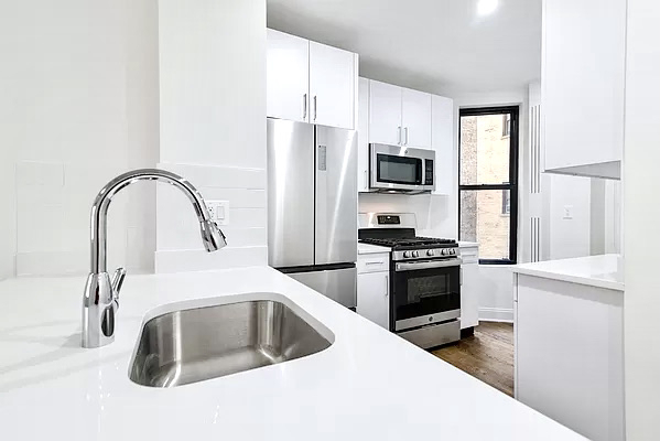 West 68 Street - Photo 4