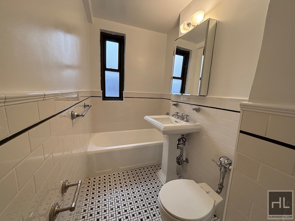 East 56 Street - Photo 5