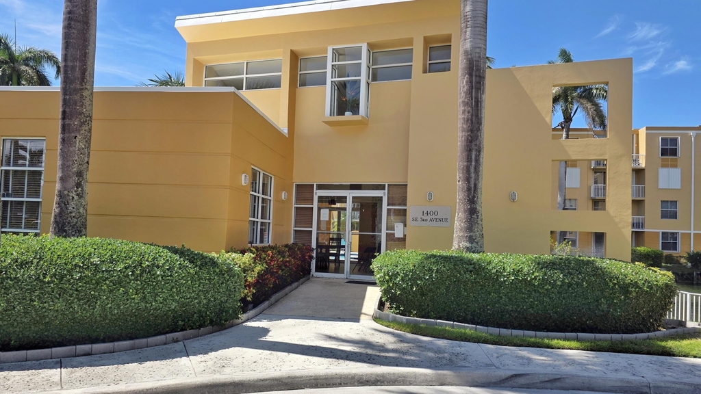 1341 Se 3rd Avenue - Photo 16