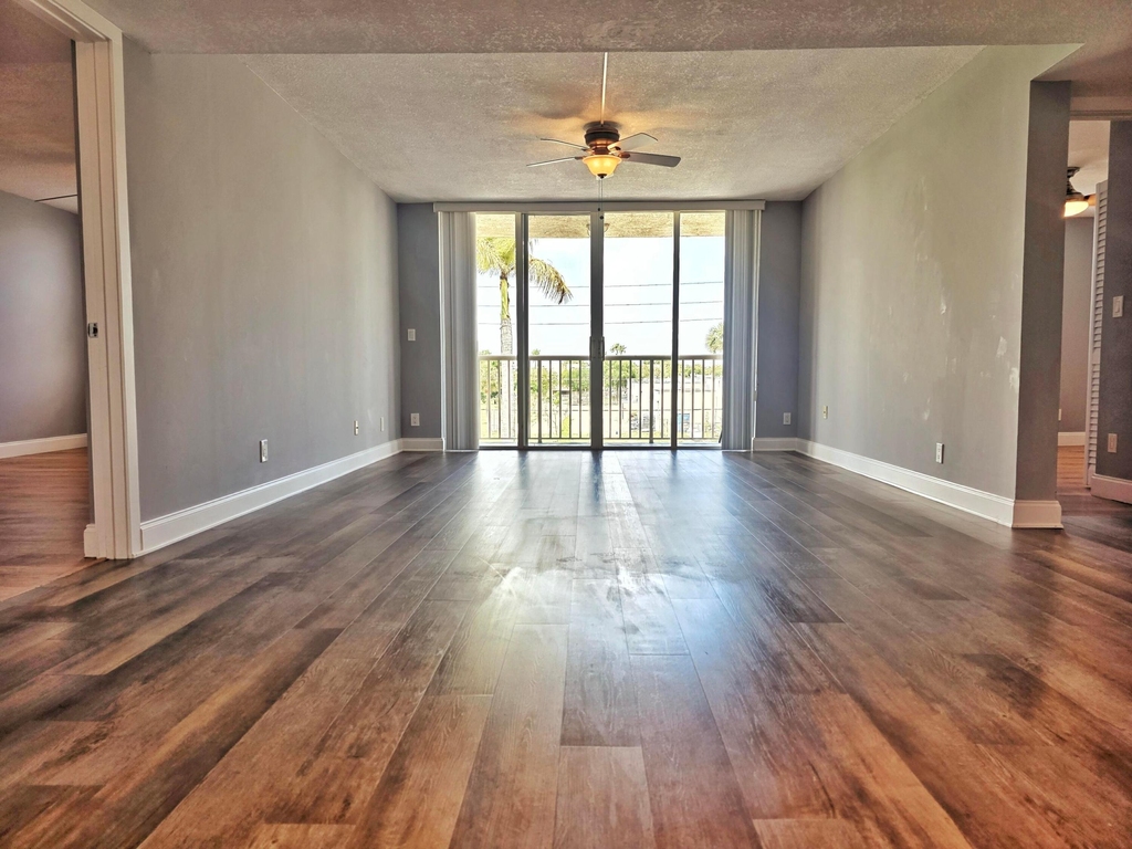 1341 Se 3rd Avenue - Photo 3