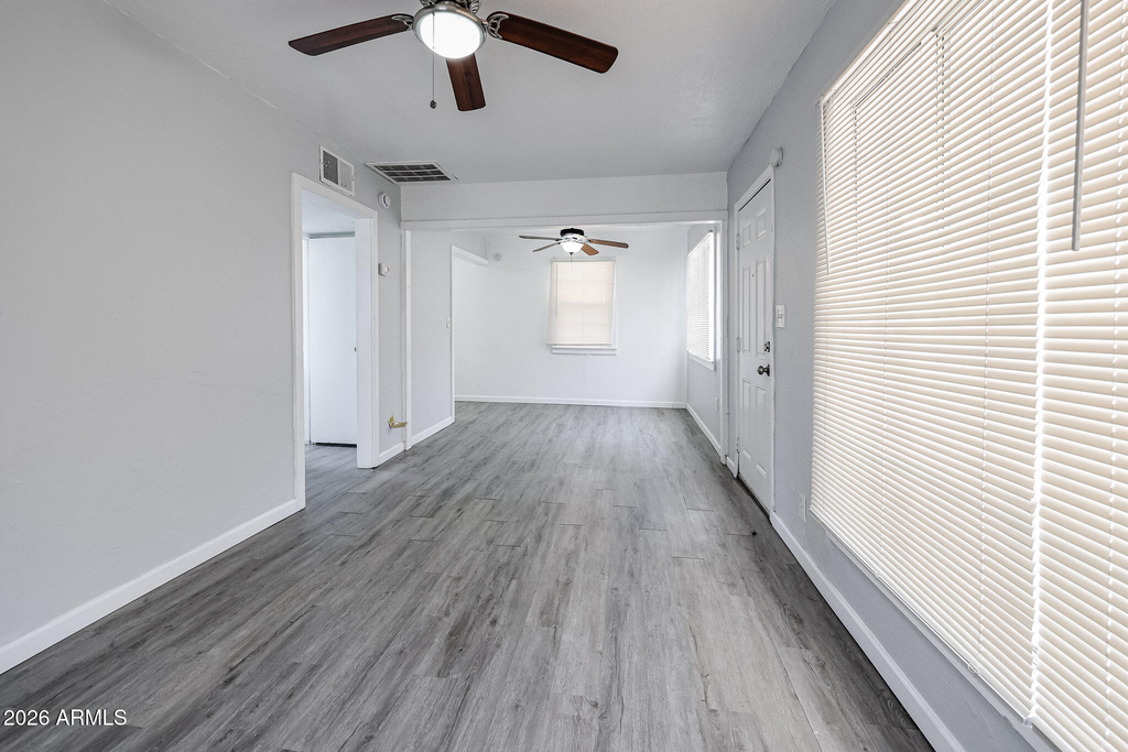 3315 E Cambridge Avenue - Photo 8