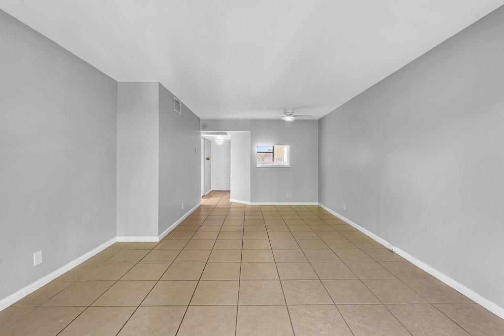 21904 Lake Forest Circle - Photo 8