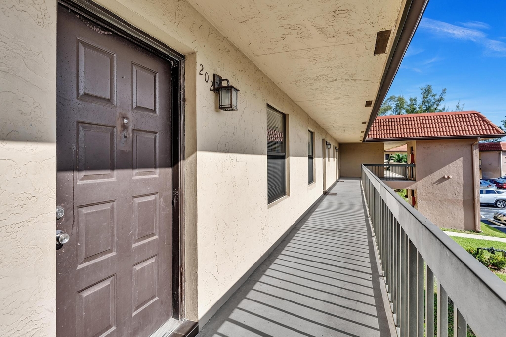 21904 Lake Forest Circle - Photo 18