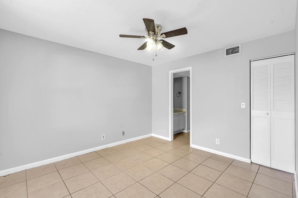 21904 Lake Forest Circle - Photo 11