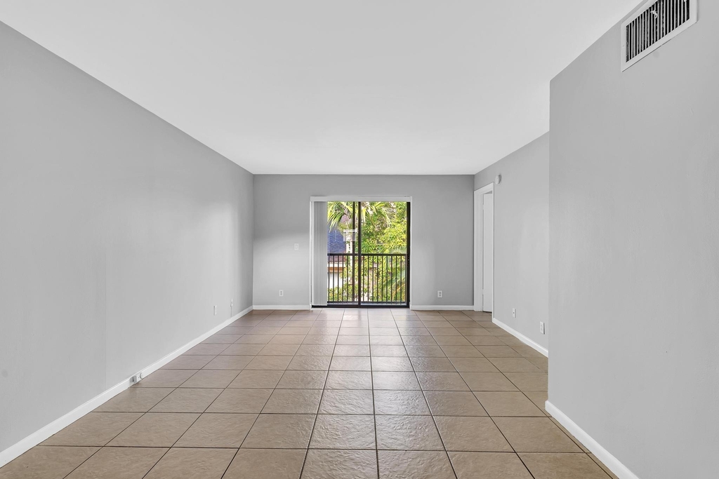 21904 Lake Forest Circle - Photo 20