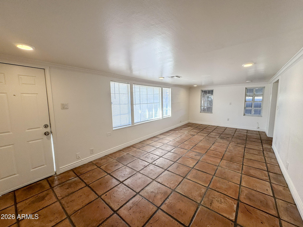 308 E Vogel Avenue - Photo 8
