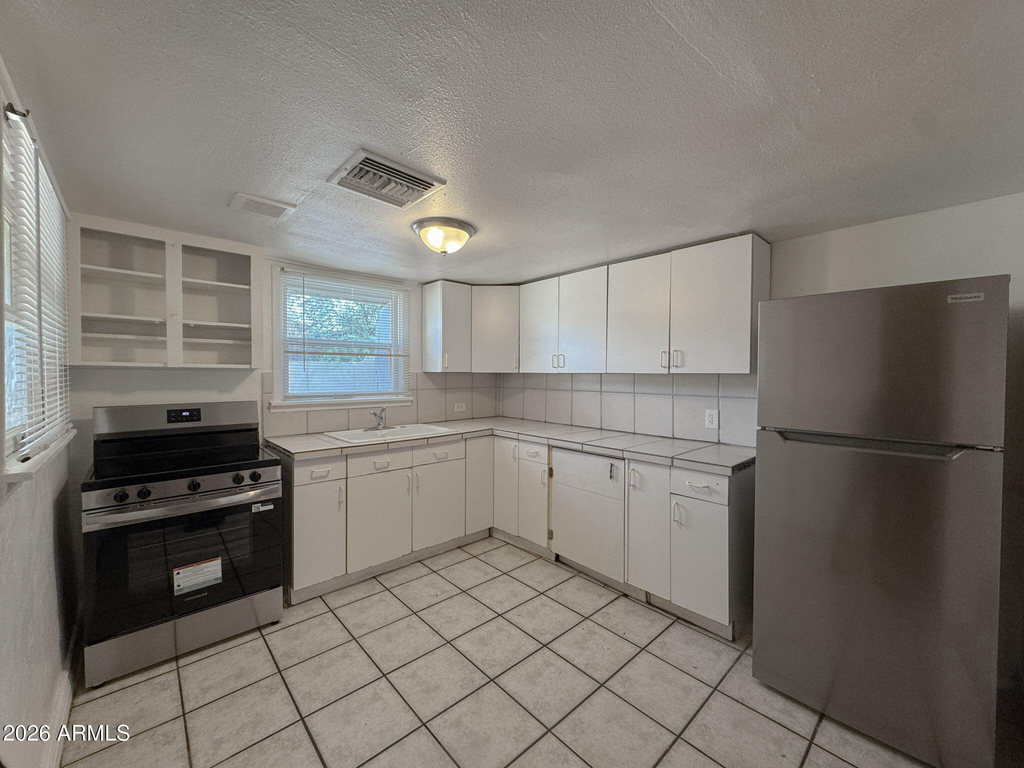 308 E Vogel Avenue - Photo 10