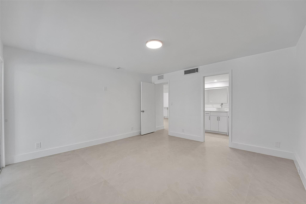 3201 Portofino Point - Photo 20