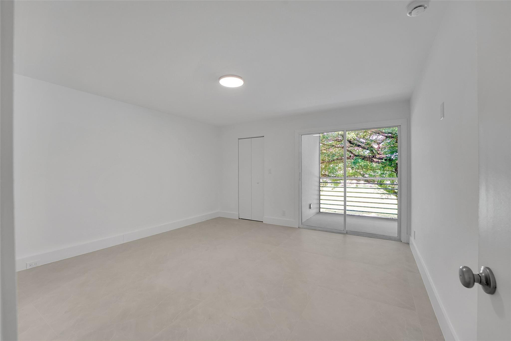 3201 Portofino Point - Photo 19