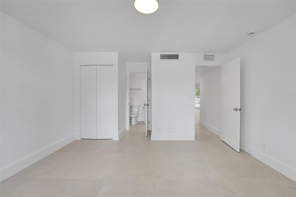 3201 Portofino Point - Photo 16