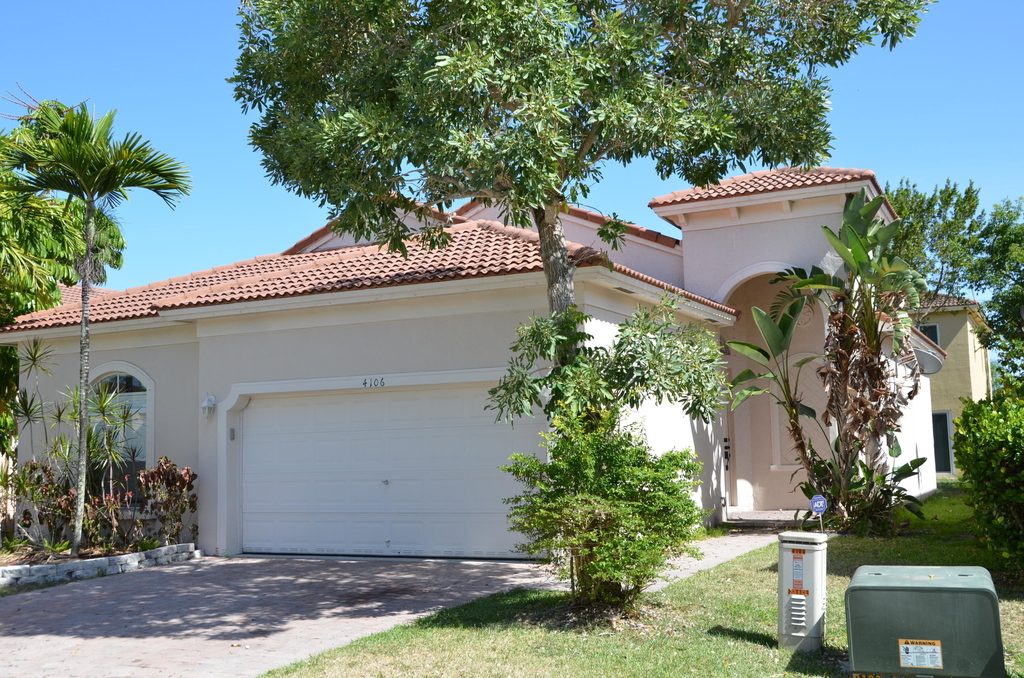 4106 Ne 22nd Court - Photo 0