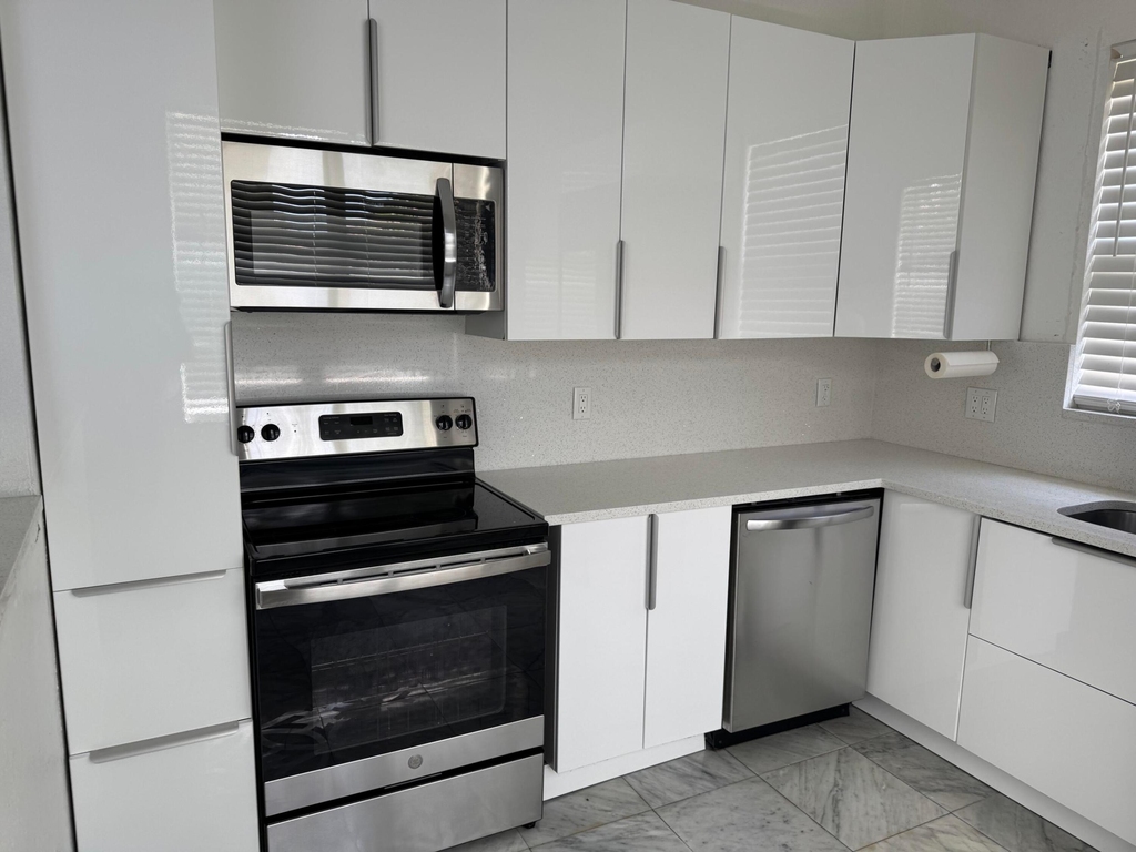 4106 Ne 22nd Court - Photo 1