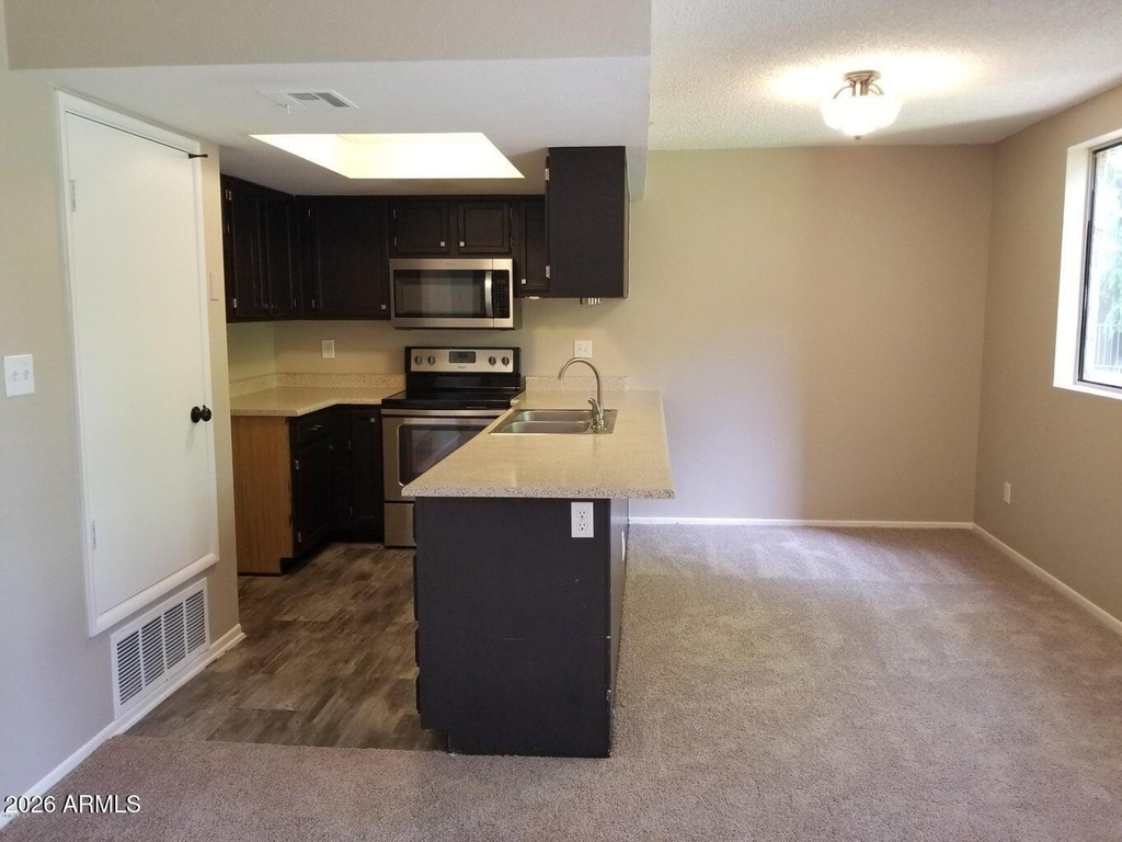 18811 N 19th Avenue - Photo 4