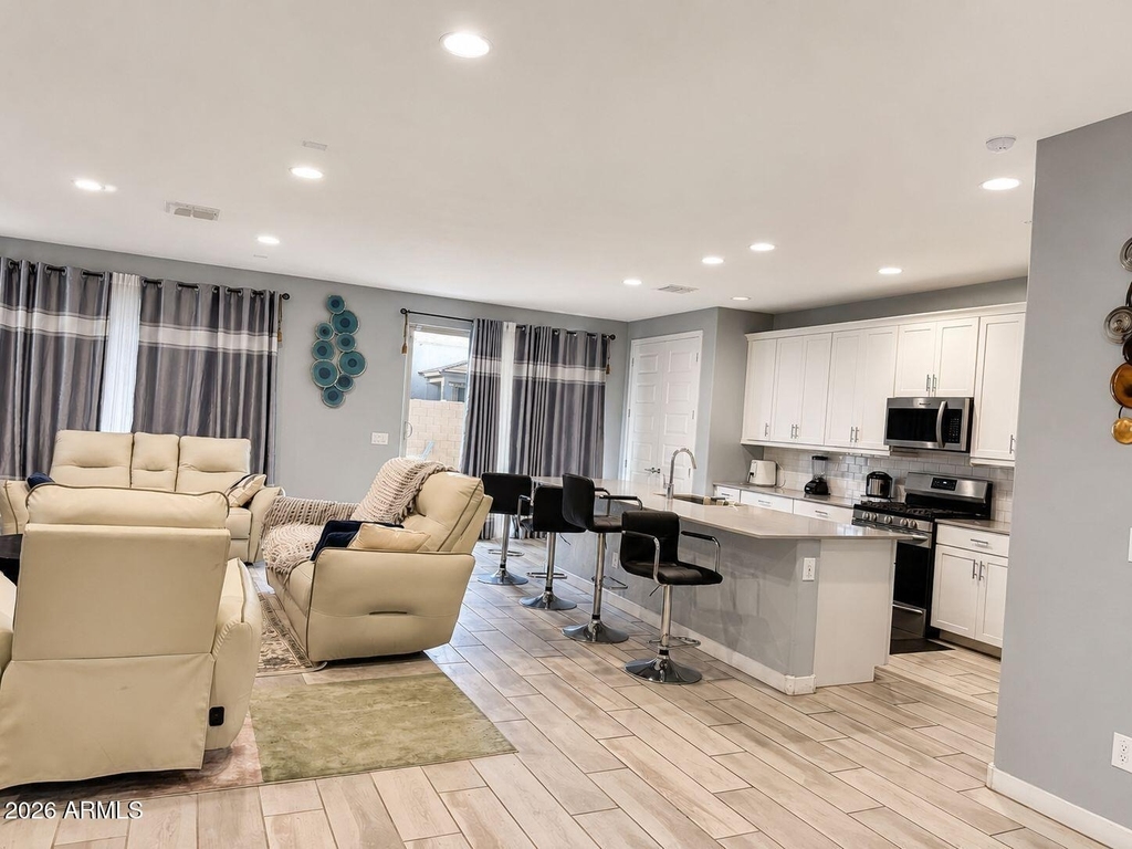9444 W Roma Avenue - Photo 9