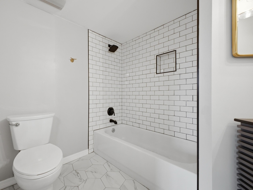 900 Crestwood Court S - Photo 5