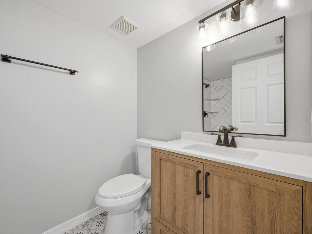 900 Crestwood Court S - Photo 6