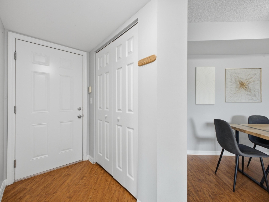 900 Crestwood Court S - Photo 9