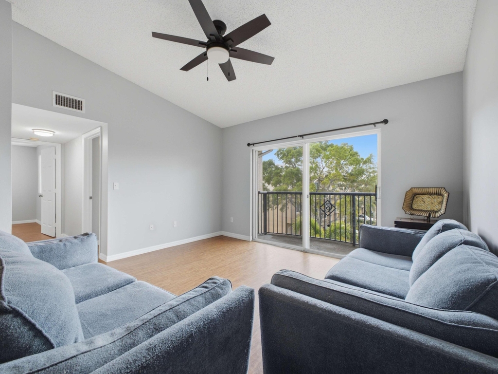 900 Crestwood Court S - Photo 12