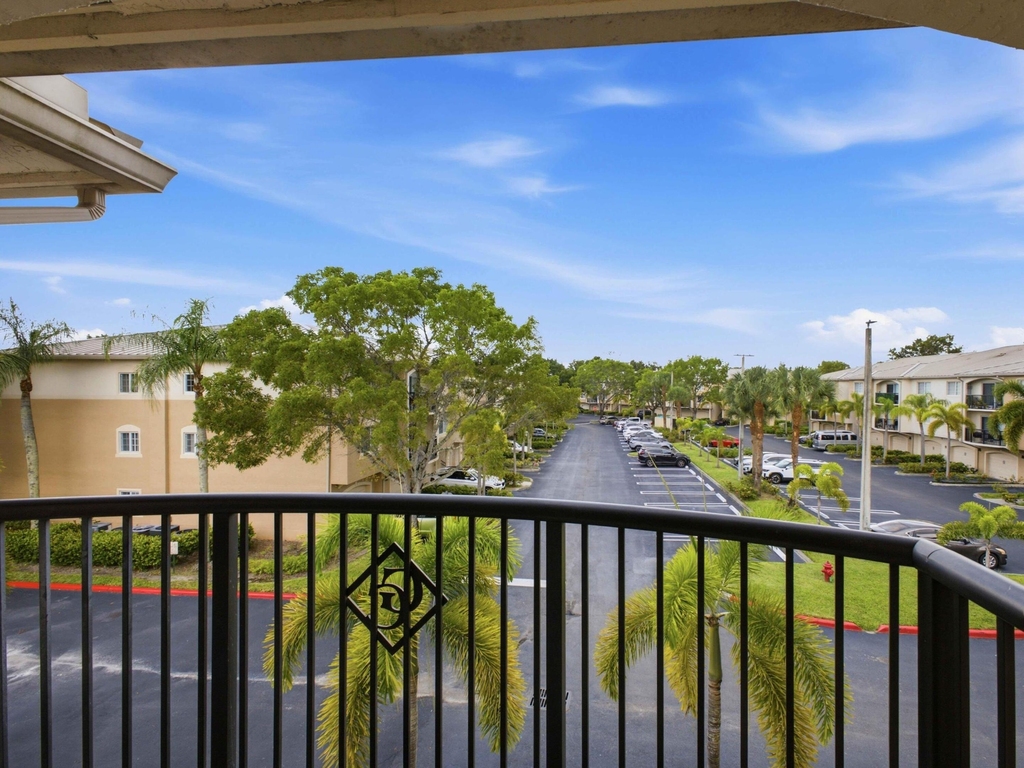 900 Crestwood Court S - Photo 13