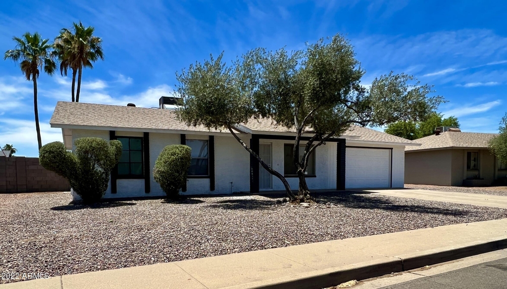 1129 W Hackamore Street - Photo 1
