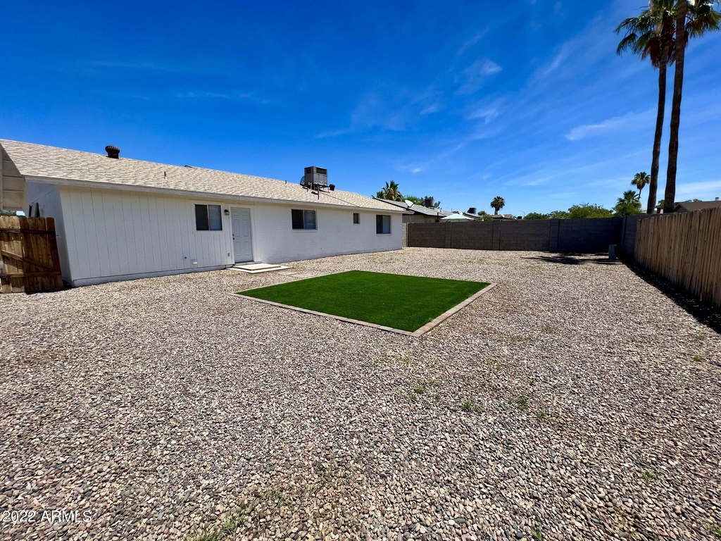 1129 W Hackamore Street - Photo 3