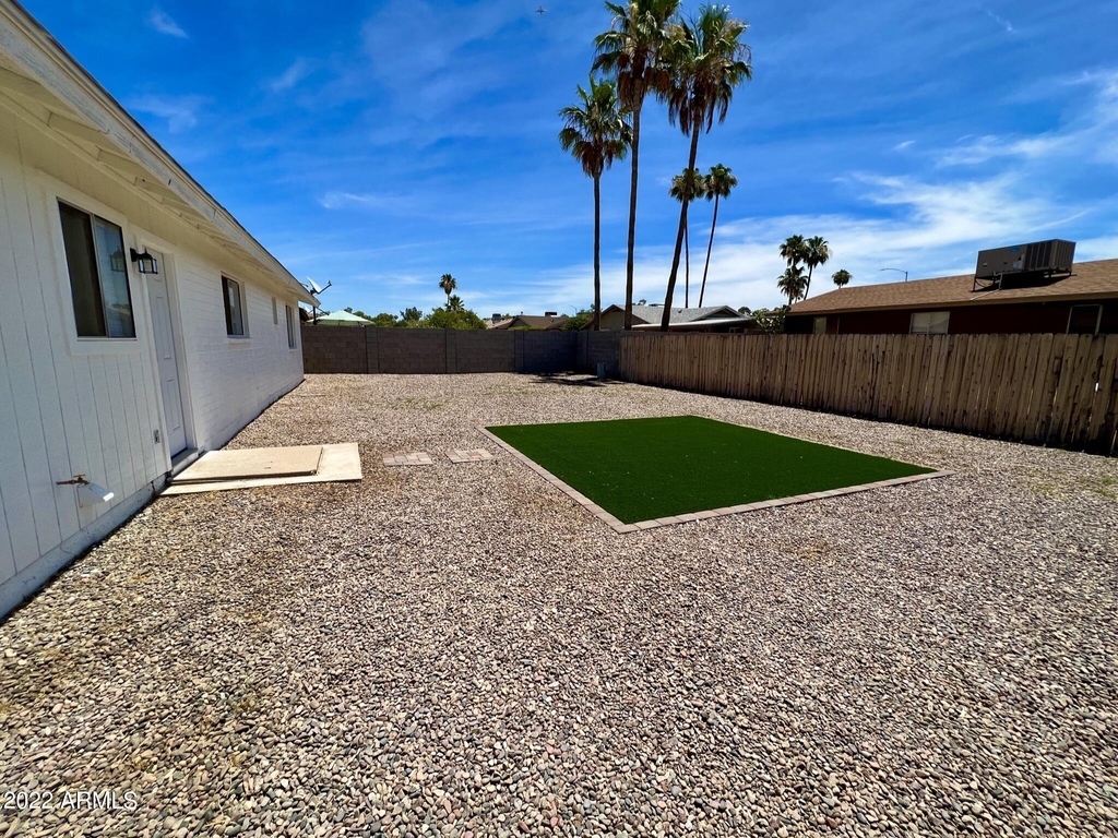 1129 W Hackamore Street - Photo 2