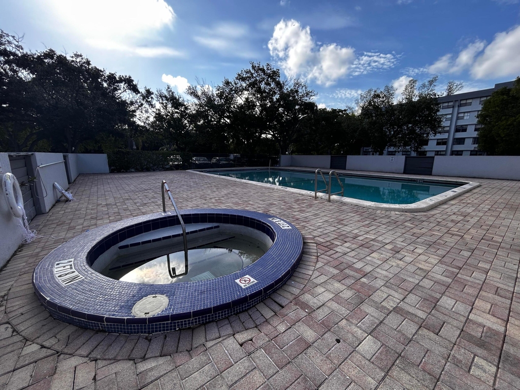 2501 Riverside Drive - Photo 14