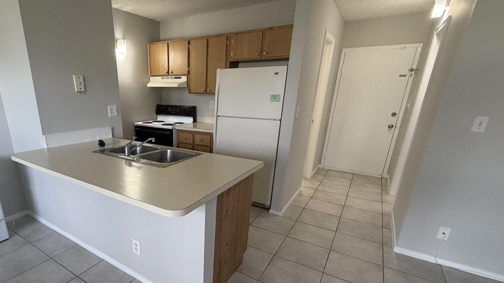 2501 Riverside Drive - Photo 7